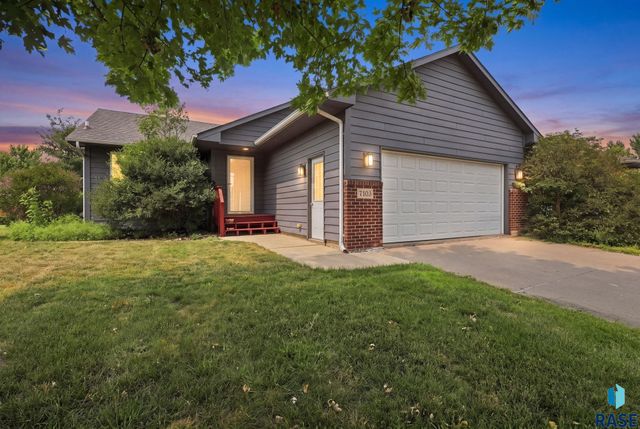 7105 S Hughes Ave Avenue, Sioux Falls, SD 57108