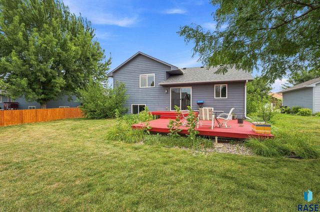 7105 S Hughes Ave Avenue, Sioux Falls, SD 57108