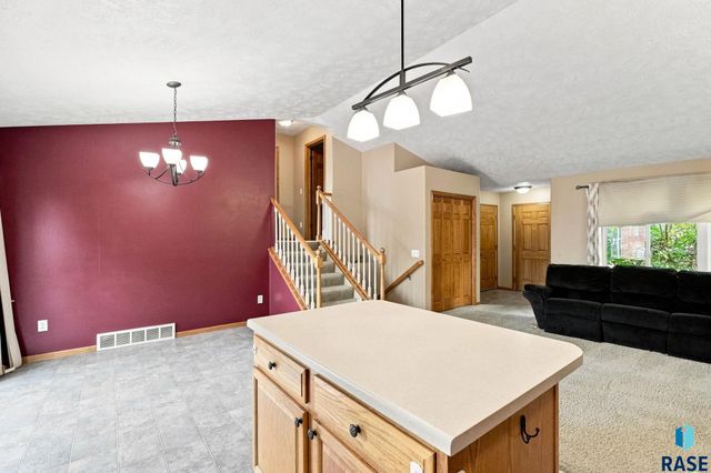 7105 S Hughes Ave Avenue, Sioux Falls, SD 57108