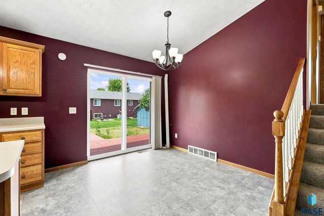 7105 S Hughes Ave Avenue, Sioux Falls, SD 57108