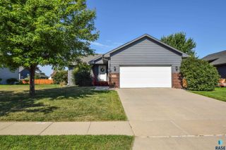 7105 S Hughes Ave Avenue, Sioux Falls, SD 57108