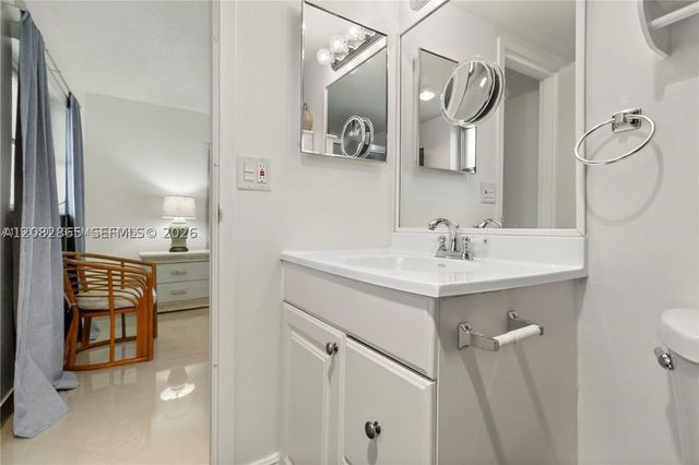 3 Abbey Ln 101, Delray Beach, FL 33446