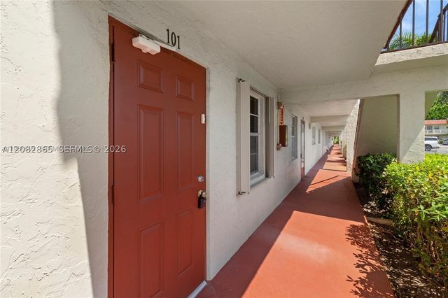 3 Abbey Ln 101, Delray Beach, FL 33446