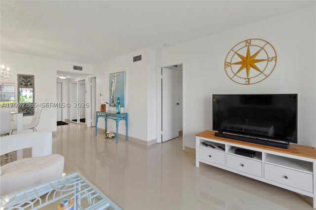 3 Abbey Ln 101, Delray Beach, FL 33446