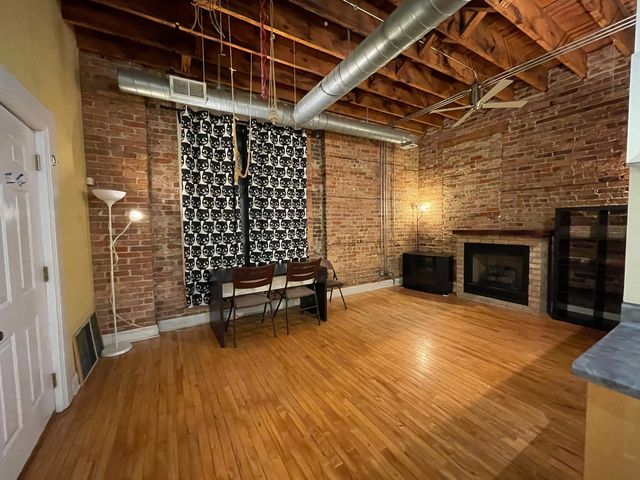 2322 W Roosevelt Road 2N, Chicago, IL 60608