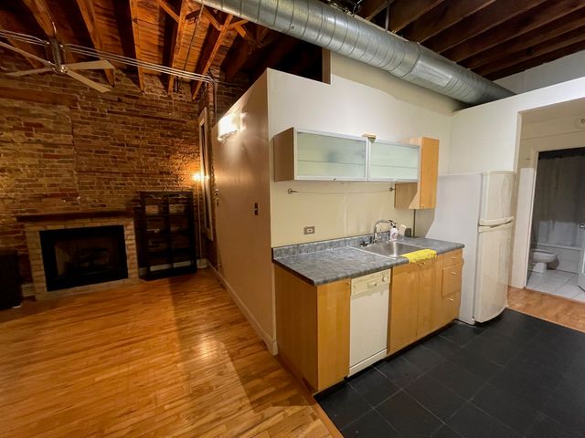 2322 W Roosevelt Road 2N, Chicago, IL 60608