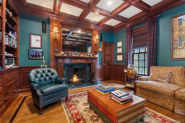 6 La Colline Drive, Mill Neck, NY 11765