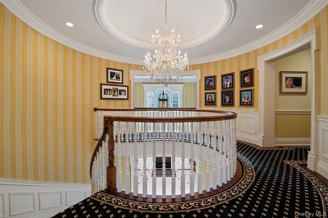 6 La Colline Drive, Mill Neck, NY 11765