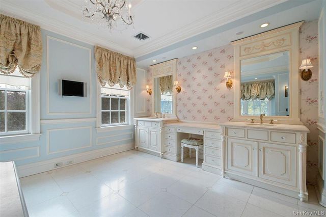 6 La Colline Drive, Mill Neck, NY 11765