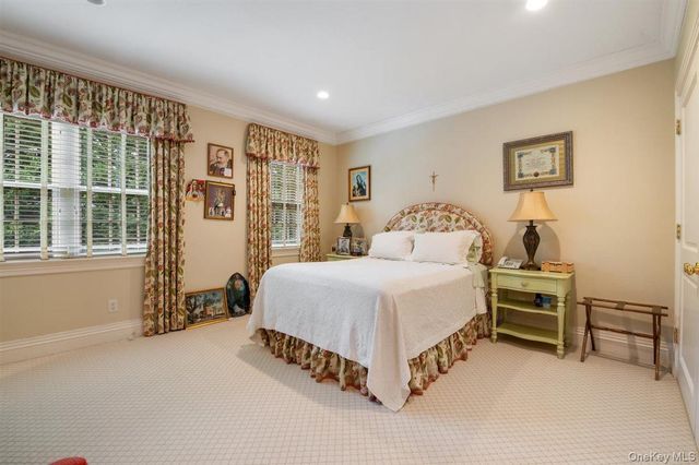 6 La Colline Drive, Mill Neck, NY 11765