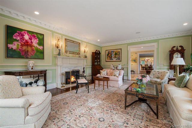 6 La Colline Drive, Mill Neck, NY 11765