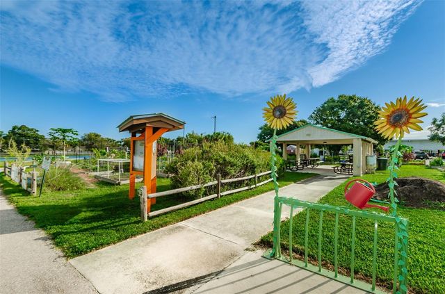 253 PARK CIRCLE S, Dunedin, FL 34698