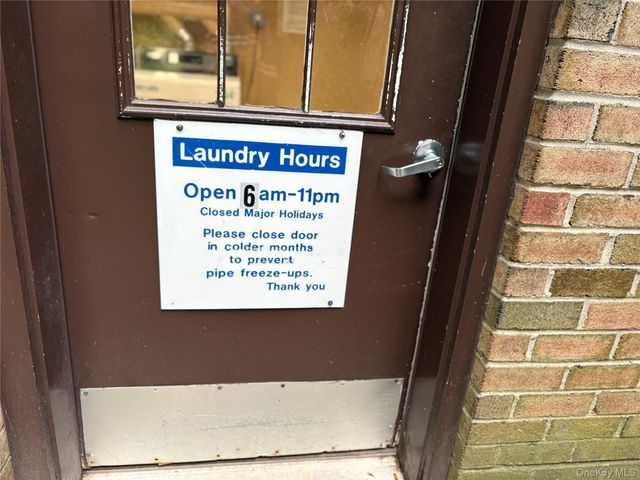 13 Pinebrook Place 13, Bay Shore, NY 11706