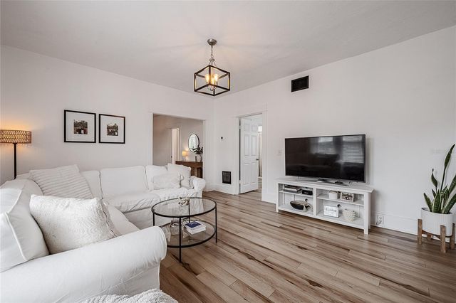 402 E POINSETTIA STREET, Lakeland, FL 33803