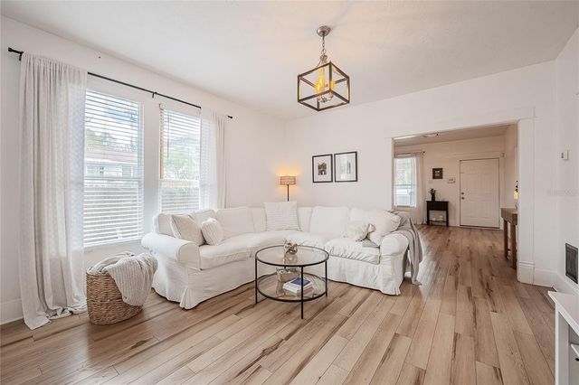 402 E POINSETTIA STREET, Lakeland, FL 33803