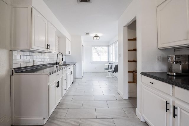 402 E POINSETTIA STREET, Lakeland, FL 33803