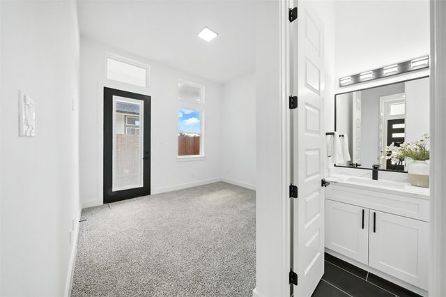 1913 Hoskins Drive E, Houston, TX 77080