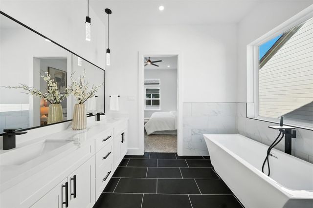 1913 Hoskins Drive E, Houston, TX 77080