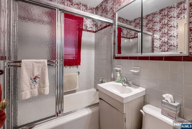 415 N 4th, Hawthorne, NJ 07506
