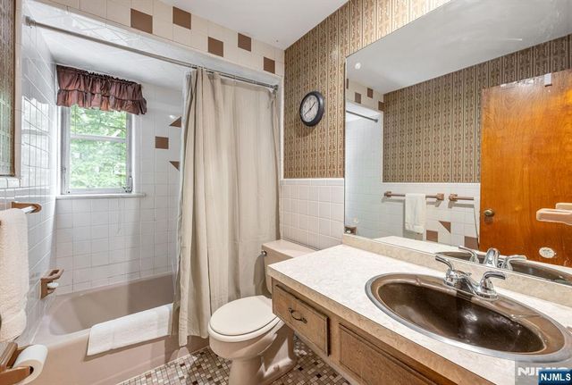 415 N 4th, Hawthorne, NJ 07506