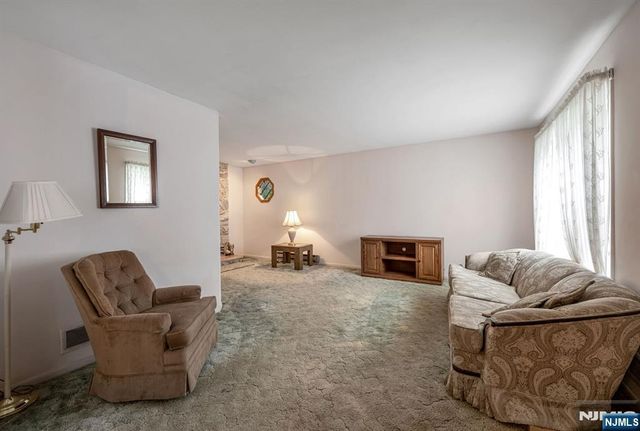 415 N 4th, Hawthorne, NJ 07506