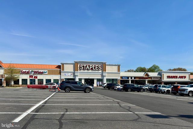 9307 SHARI DR, Fairfax, VA 22032