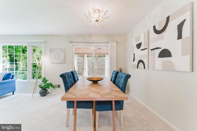 9307 SHARI DR, Fairfax, VA 22032