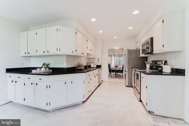 9307 SHARI DR, Fairfax, VA 22032
