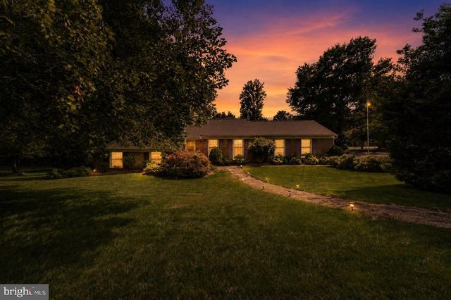 9307 SHARI DR, Fairfax, VA 22032