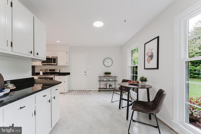 9307 SHARI DR, Fairfax, VA 22032