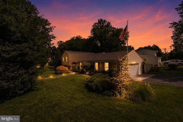 9307 SHARI DR, Fairfax, VA 22032