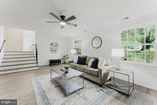 9307 SHARI DR, Fairfax, VA 22032