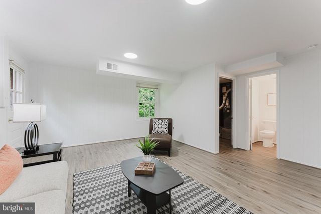 9307 SHARI DR, Fairfax, VA 22032