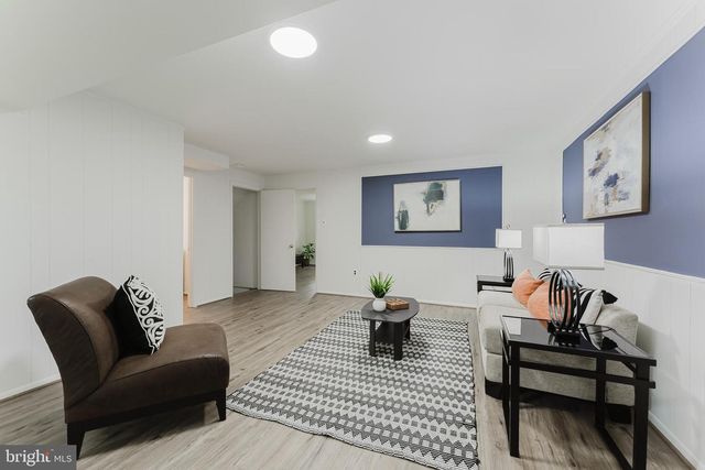 9307 SHARI DR, Fairfax, VA 22032