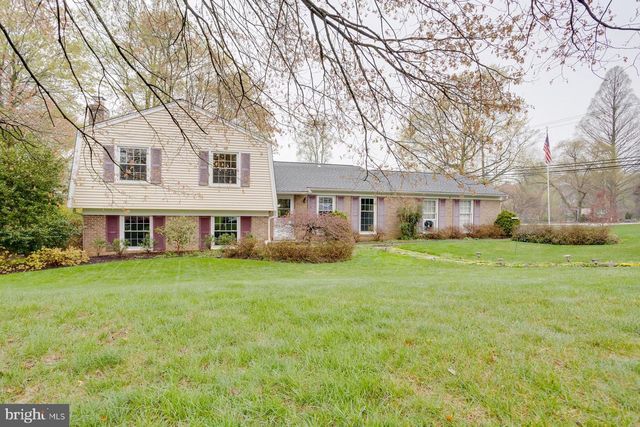 9307 SHARI DR, Fairfax, VA 22032
