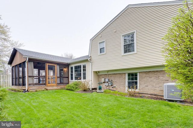 9307 SHARI DR, Fairfax, VA 22032