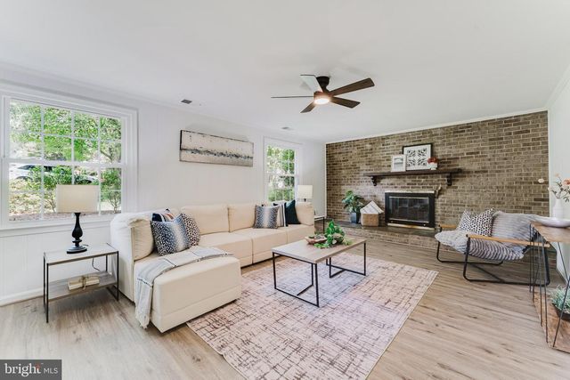 9307 SHARI DR, Fairfax, VA 22032
