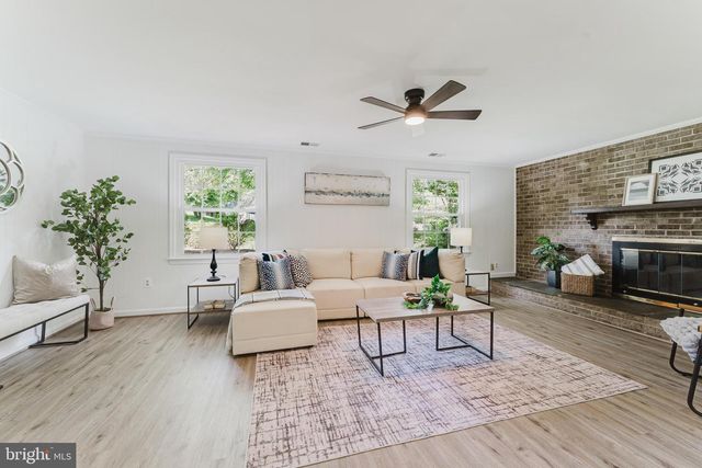 9307 SHARI DR, Fairfax, VA 22032