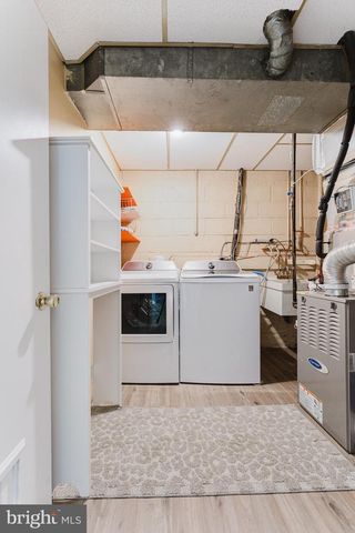 9307 SHARI DR, Fairfax, VA 22032