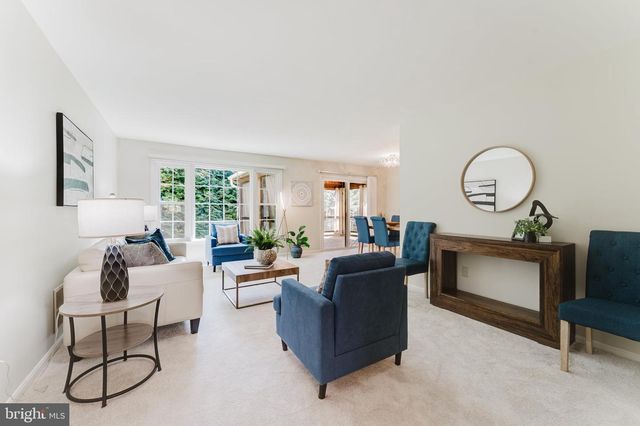 9307 SHARI DR, Fairfax, VA 22032