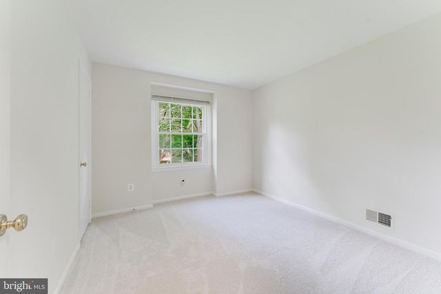 9307 SHARI DR, Fairfax, VA 22032