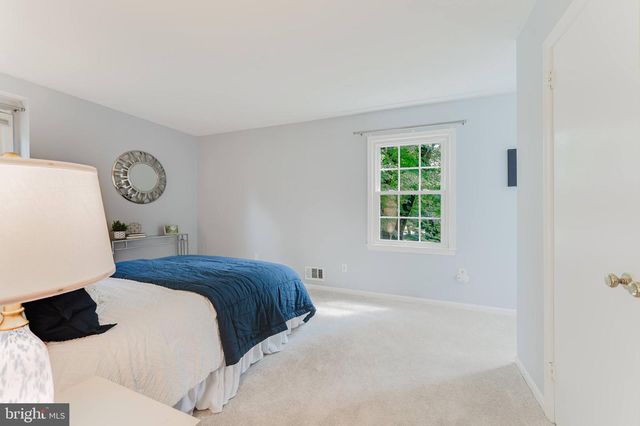 9307 SHARI DR, Fairfax, VA 22032