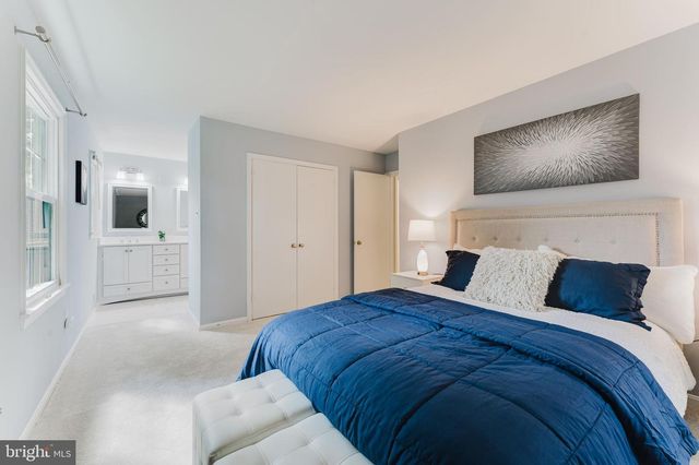 9307 SHARI DR, Fairfax, VA 22032