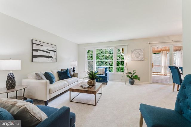 9307 SHARI DR, Fairfax, VA 22032