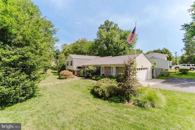 9307 SHARI DR, Fairfax, VA 22032