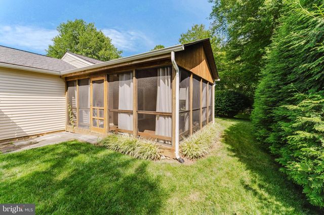 9307 SHARI DR, Fairfax, VA 22032