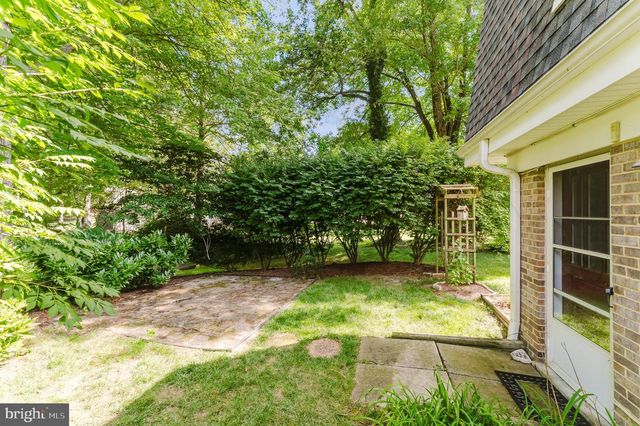 9307 SHARI DR, Fairfax, VA 22032