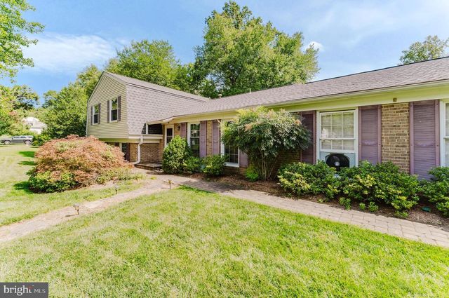 9307 SHARI DR, Fairfax, VA 22032