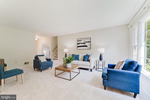 9307 SHARI DR, Fairfax, VA 22032