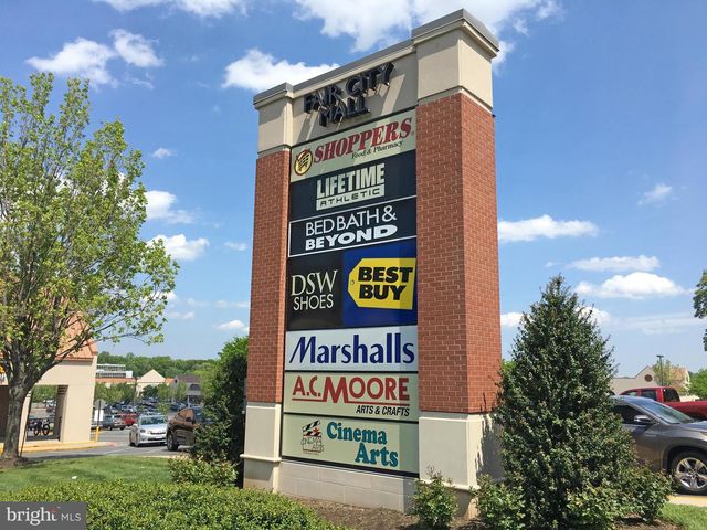 9307 SHARI DR, Fairfax, VA 22032
